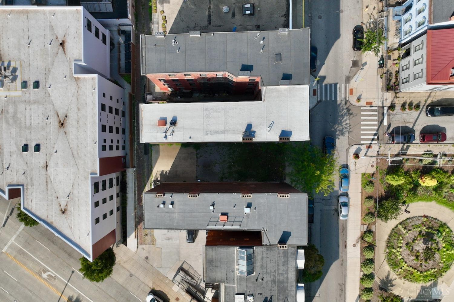 553 E Thirteenth Street, Cincinnati, Ohio image 3