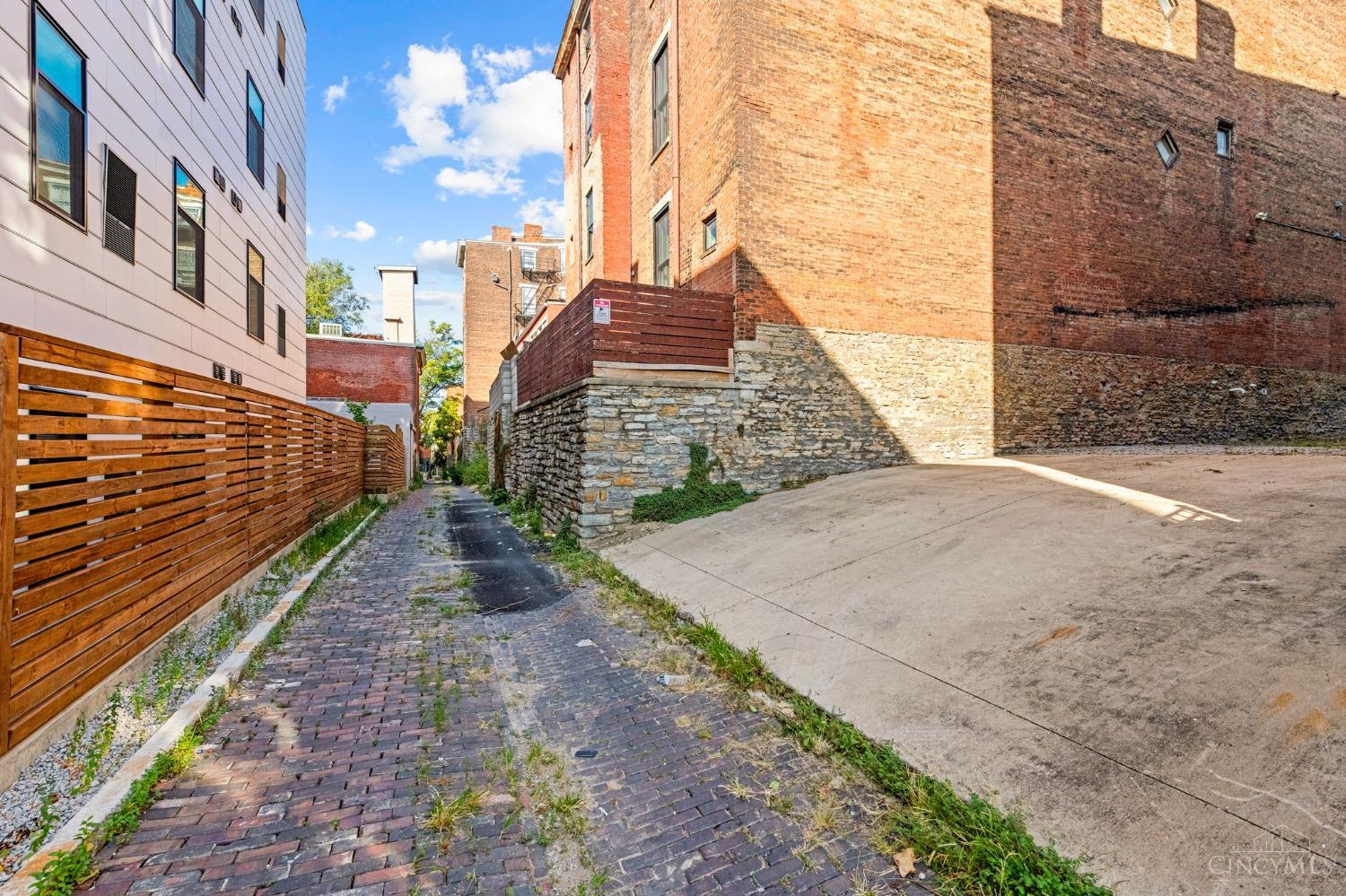 553 E Thirteenth Street, Cincinnati, Ohio image 11