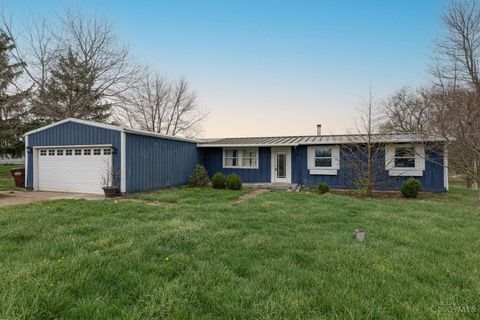 Photo of 10818 Gratis Jacksonburg Rd, Gratis Twp, OH 45064 (MLS # 1873919)