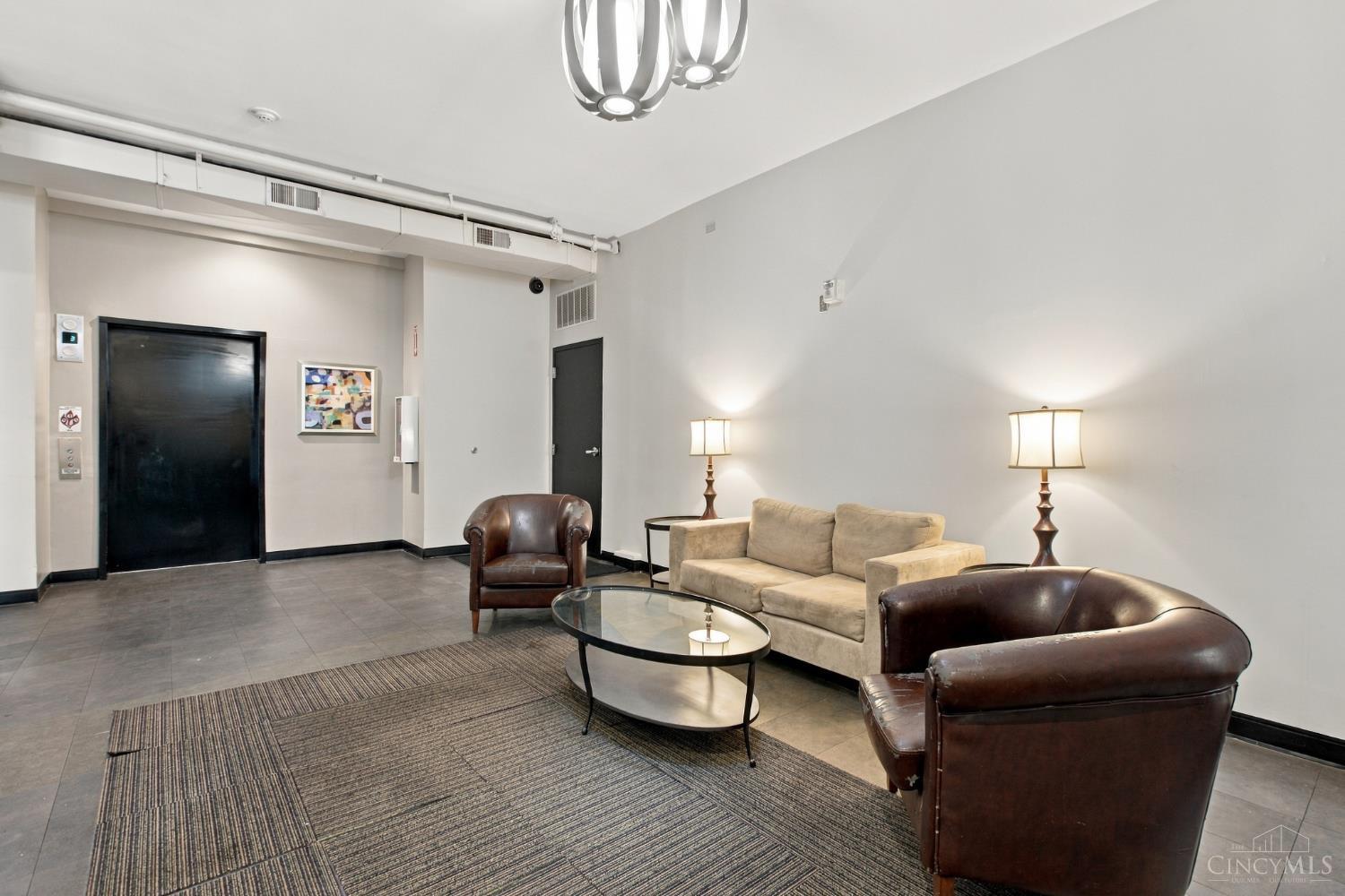 1150 Vine Street 27