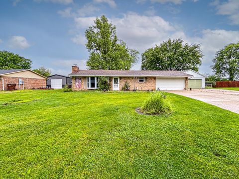 Photo of 250 Sunnybrook Trail, Enon, OH 45323 (MLS # 1880222)