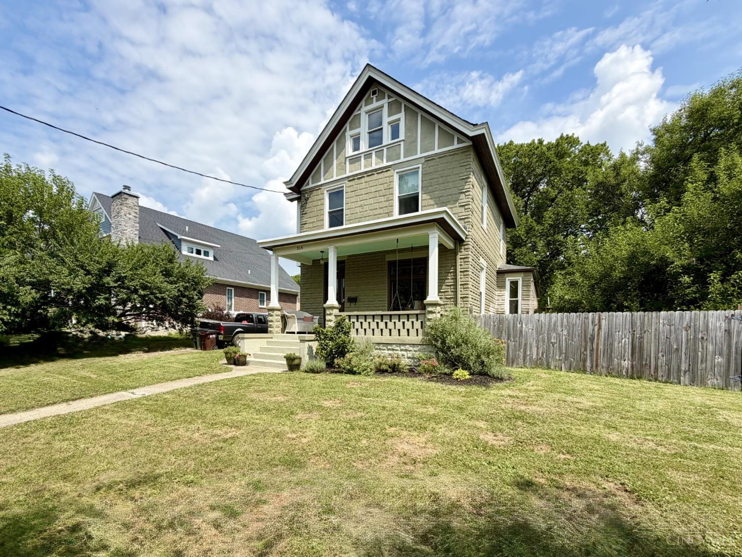 316 Pendery Avenue