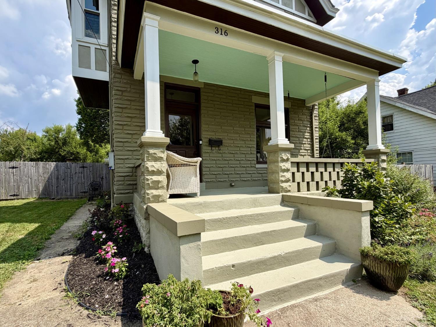 316 Pendery Avenue