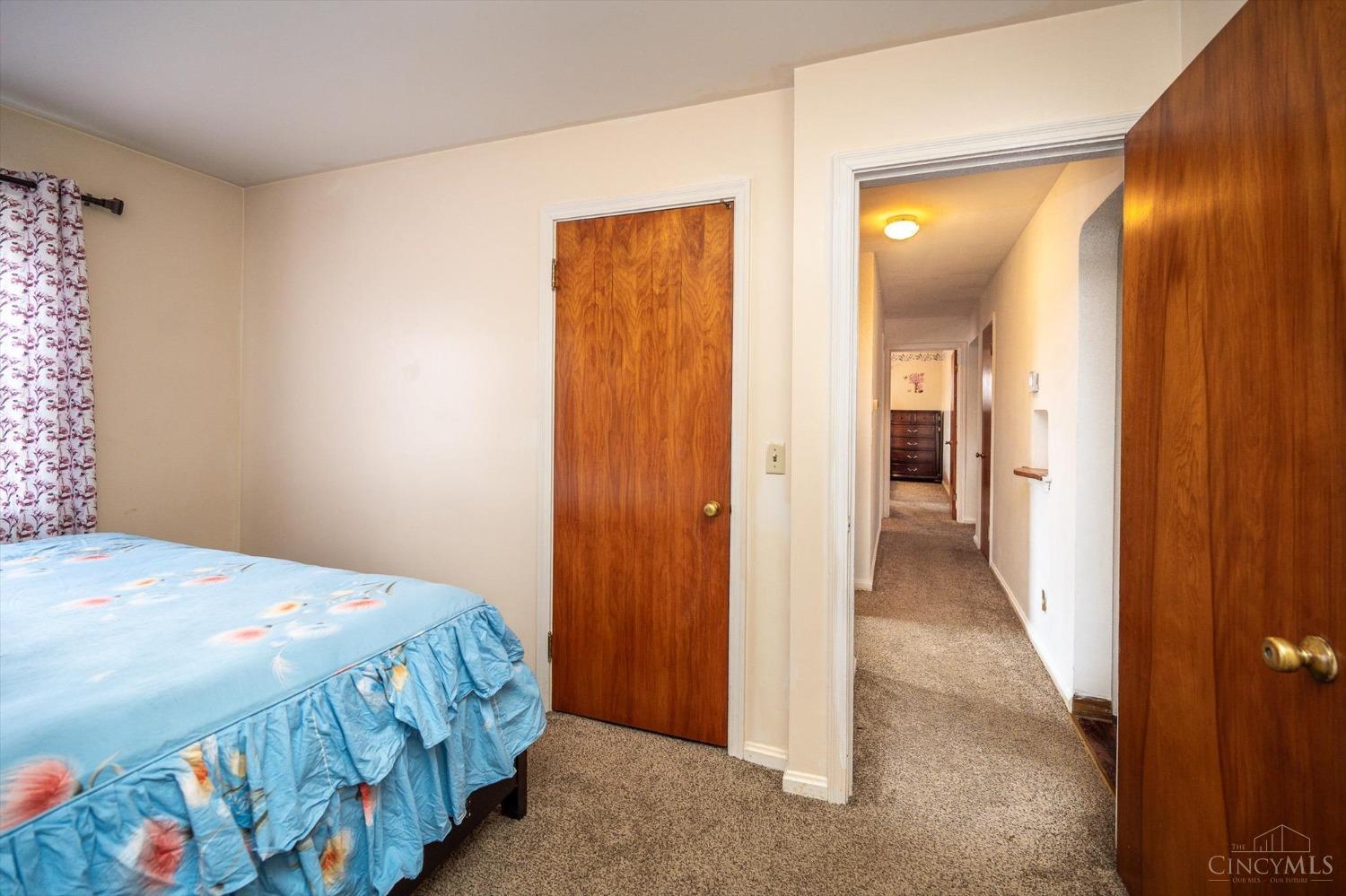 3369 W Galbraith Road, Colerain Twp, Ohio image 34