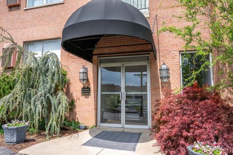 Photo of 880 Rue De La Paix #A9, Cincinnati, OH 45220 (MLS # 1875160)