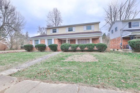 Photo of 1101 Meadowind Court, Springfield Township, OH 45231 (MLS # 1863325)