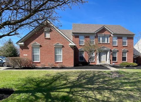 Photo of 886 Augusta Blvd, Loveland, OH 45140 (MLS # 1872468)