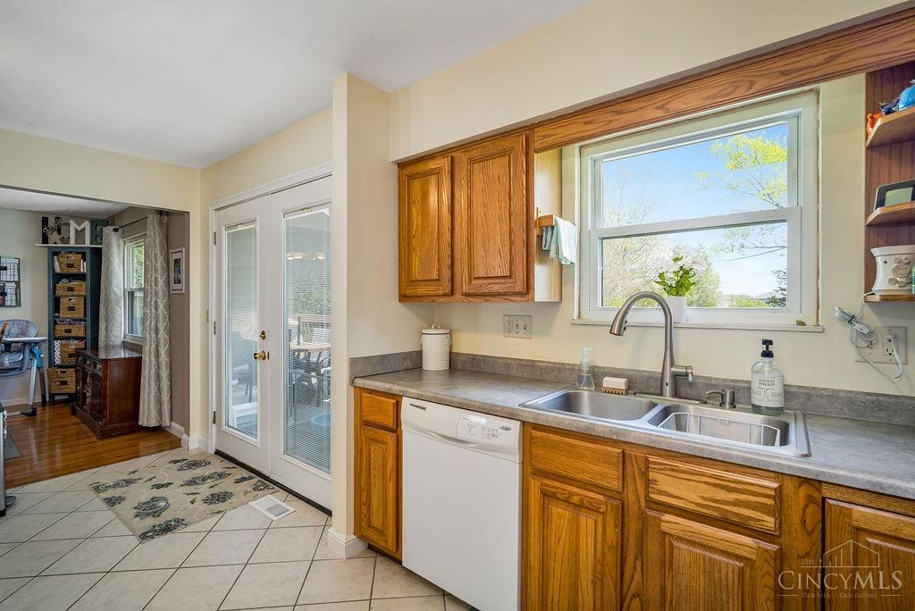 446 Emerald Woods Drive, Oxford, Ohio image 17