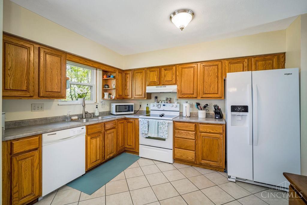 446 Emerald Woods Drive, Oxford, Ohio image 14