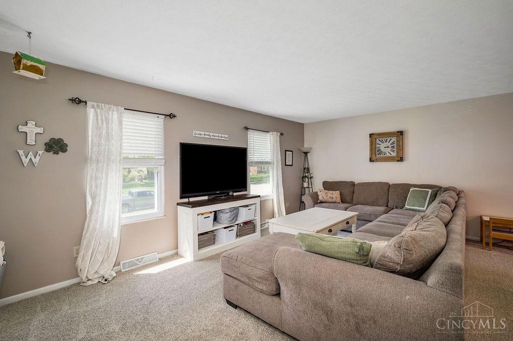 446 Emerald Woods Drive, Oxford, Ohio image 9