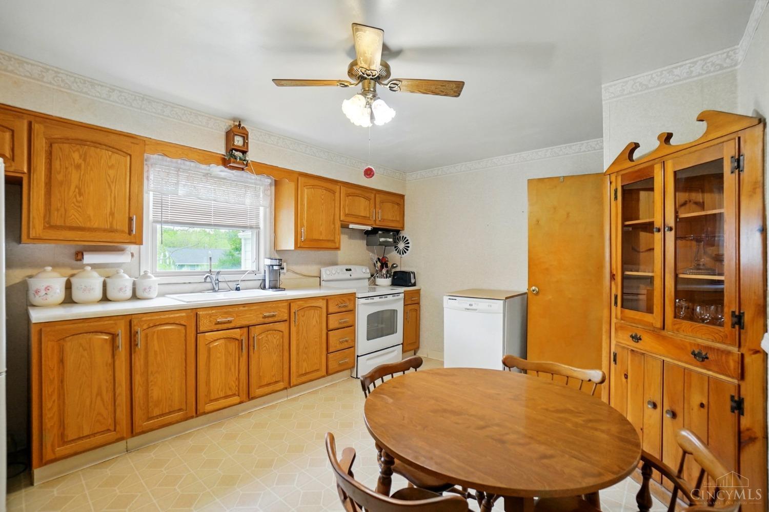 5385 Hillcrest Drive, Oxford, Ohio image 7