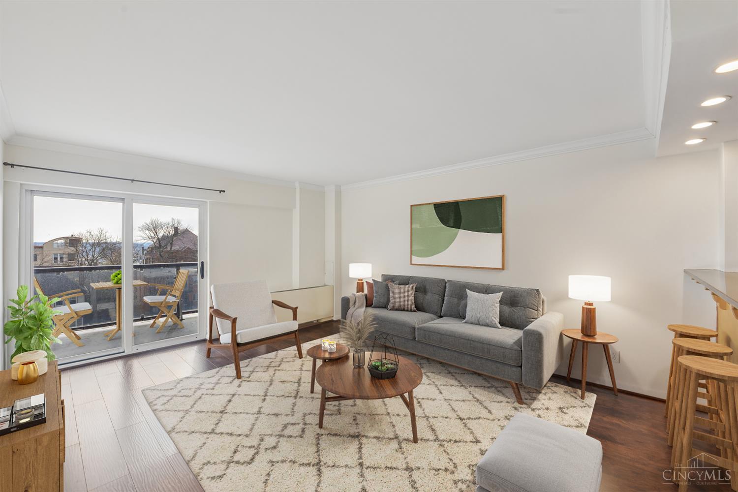 2200 Victory Parkway 806