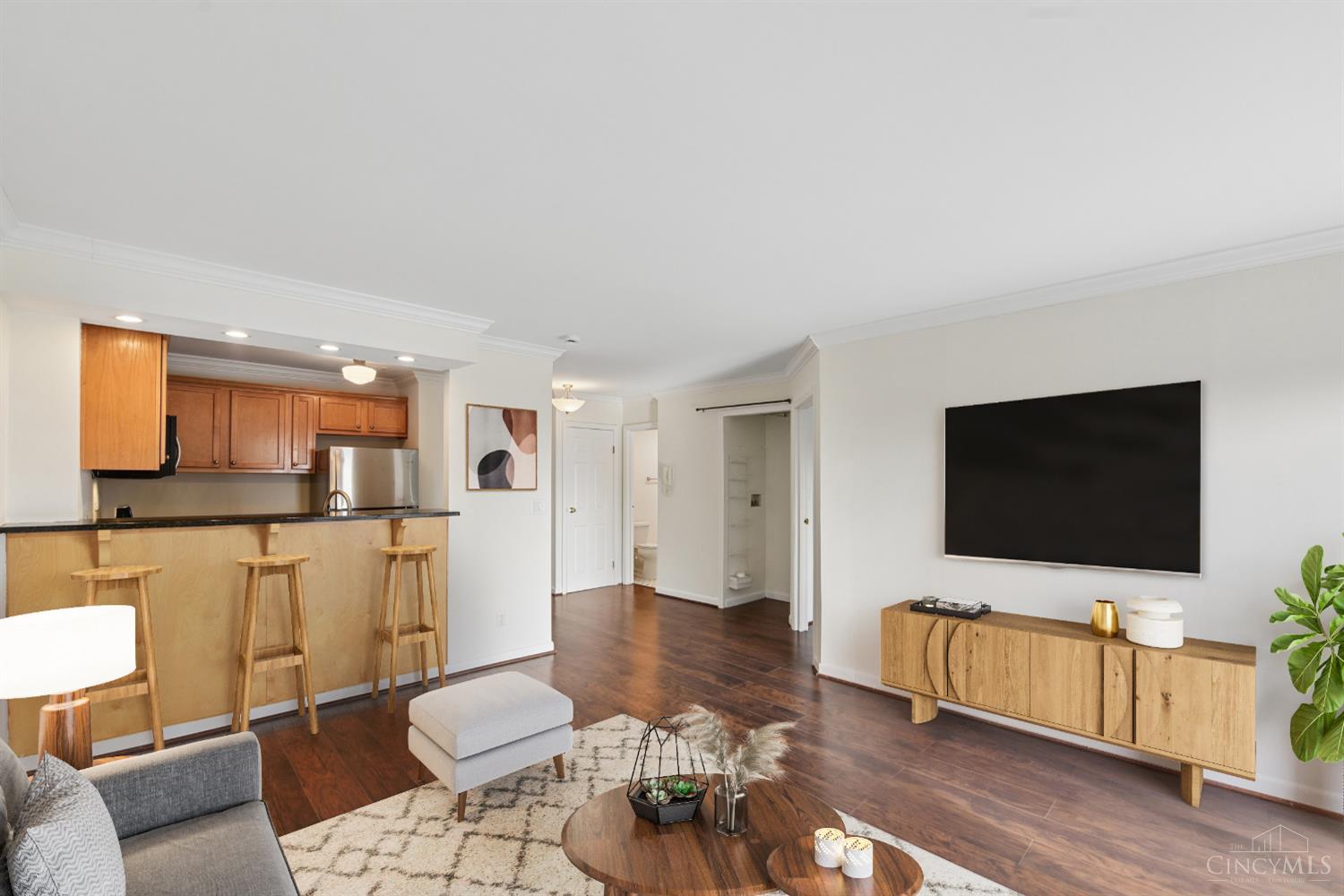 2200 Victory Parkway 806