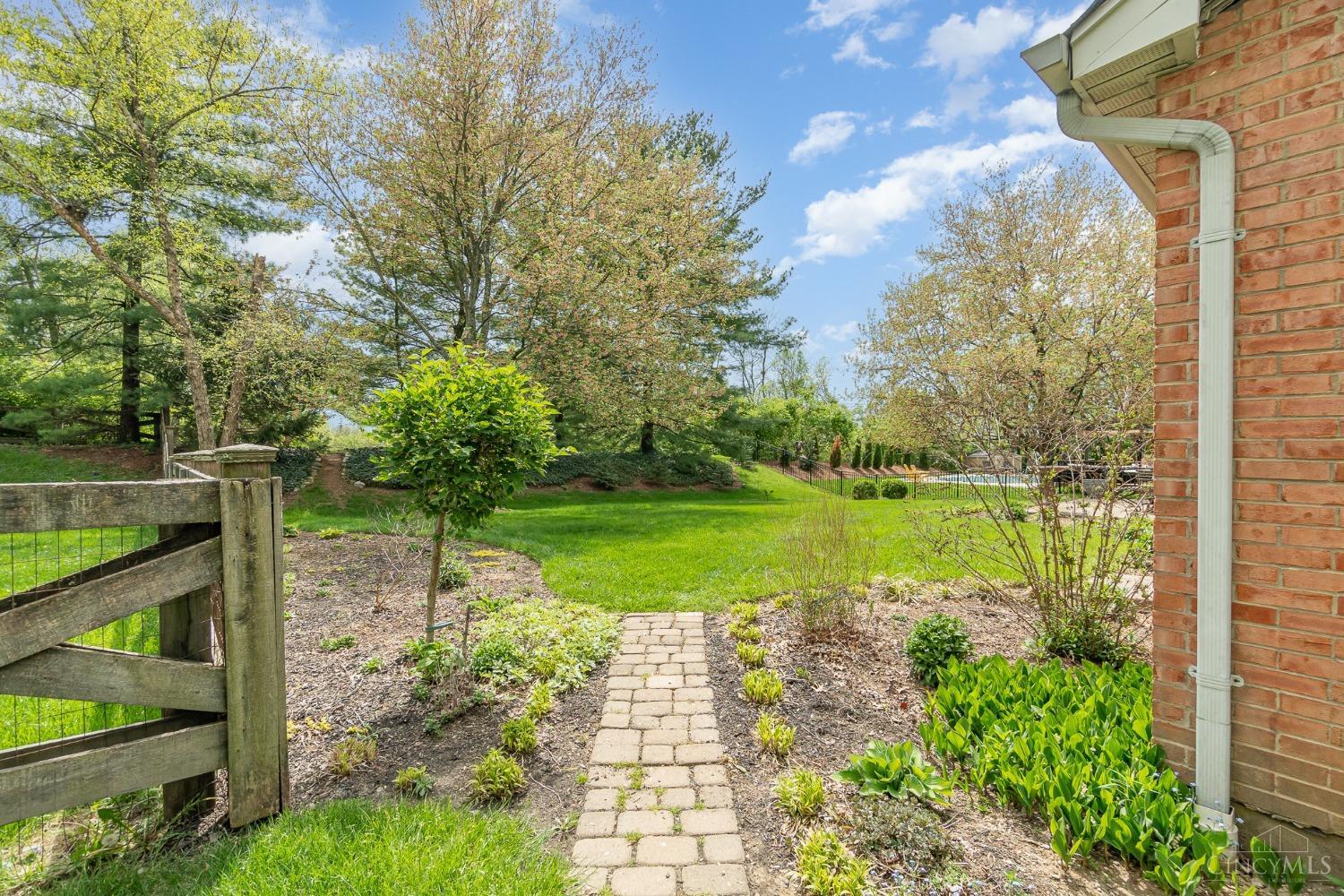 8061 Pineterrace Drive, Anderson Twp, Ohio image 28