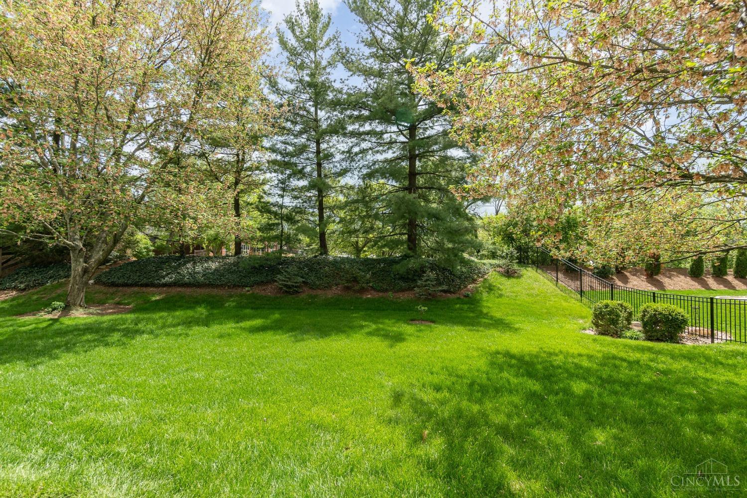 8061 Pineterrace Drive, Anderson Twp, Ohio image 30