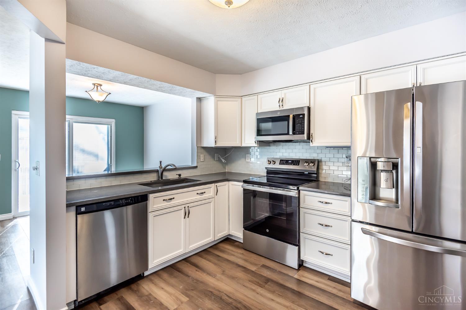 5276 Bay Pointe Drive