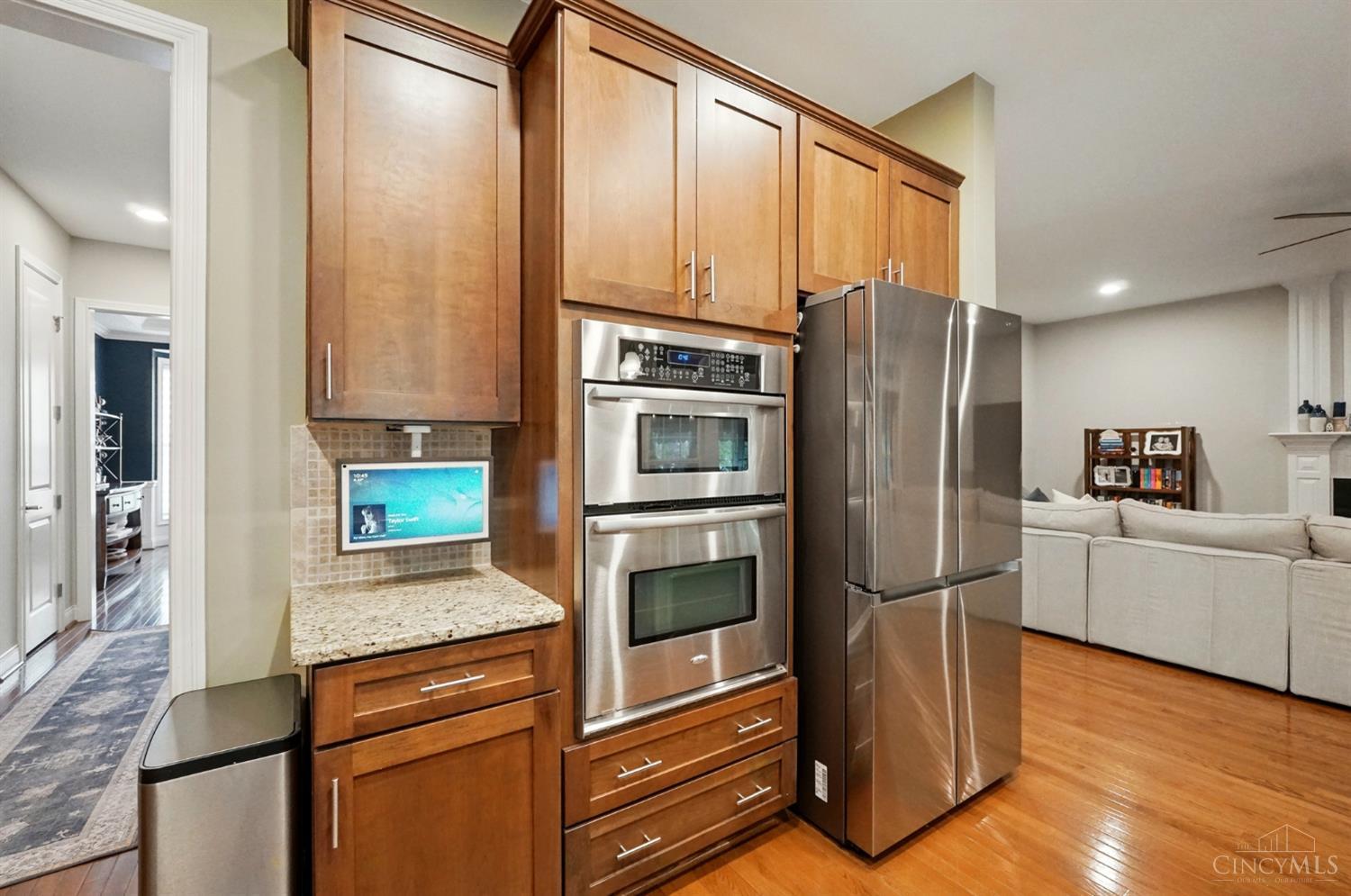 113 Colonial Drive, Loveland, Ohio image 18