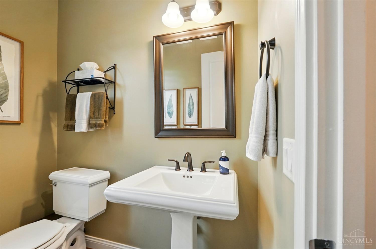 113 Colonial Drive, Loveland, Ohio image 36
