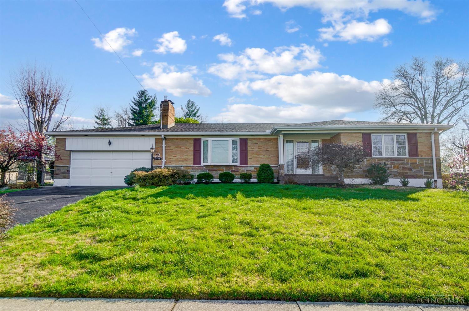 2110 Rollingridge Lane, Green Township, Ohio image 1