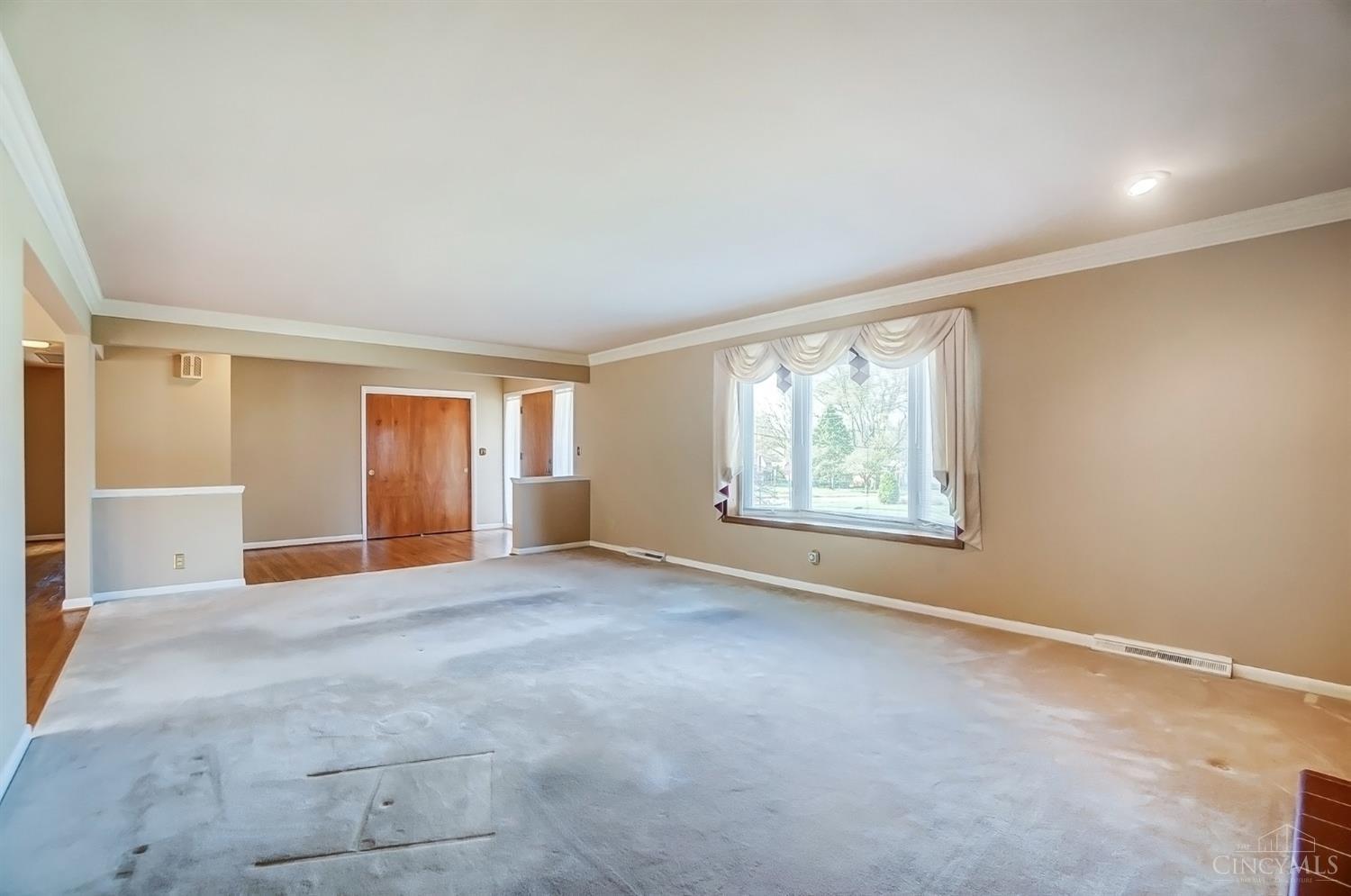 2110 Rollingridge Lane, Green Township, Ohio image 7