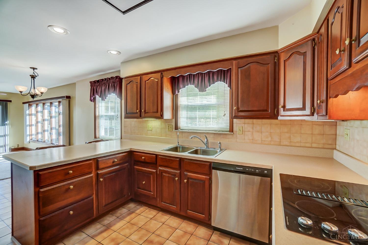 2110 Rollingridge Lane, Green Township, Ohio image 12