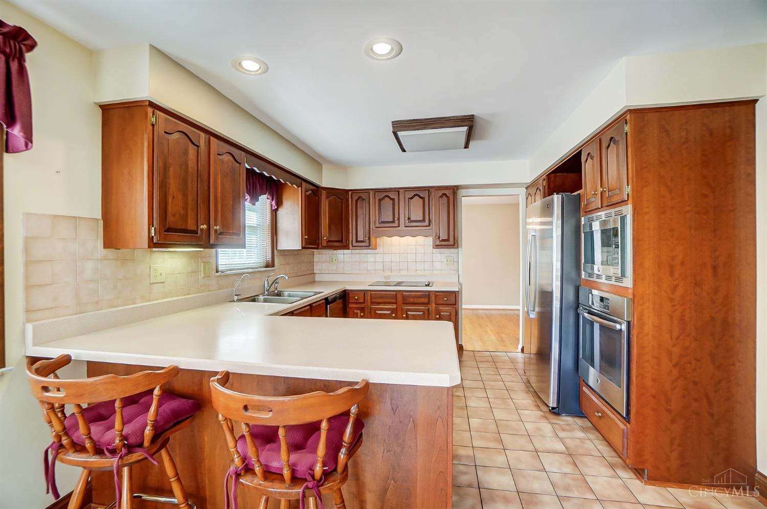 2110 Rollingridge Lane, Green Township, Ohio image 15