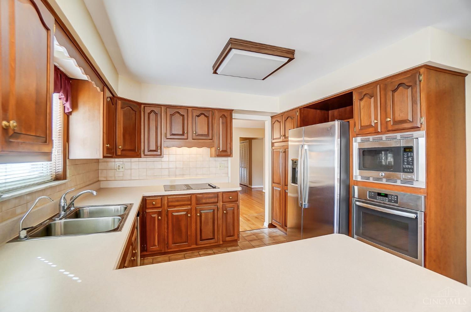 2110 Rollingridge Lane, Green Township, Ohio image 14