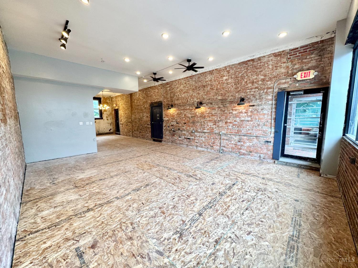 648 E McMillan Street 100