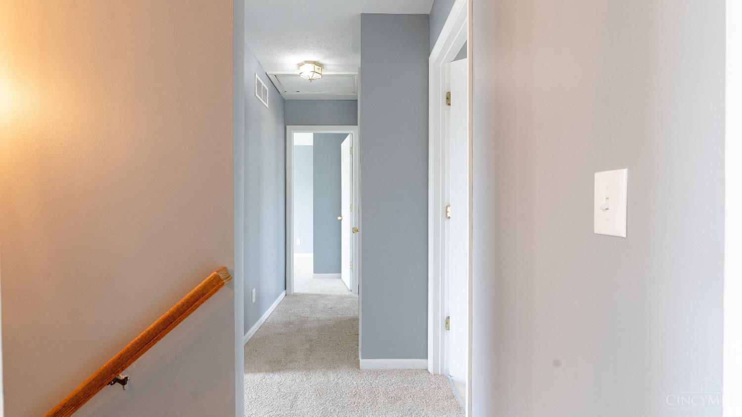 8715 Sarahs Bend Drive, Colerain Twp, Ohio image 18