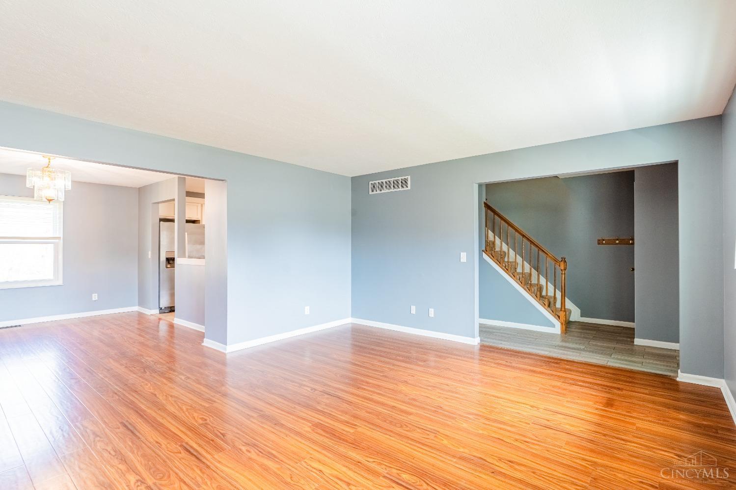 8715 Sarahs Bend Drive, Colerain Twp, Ohio image 6