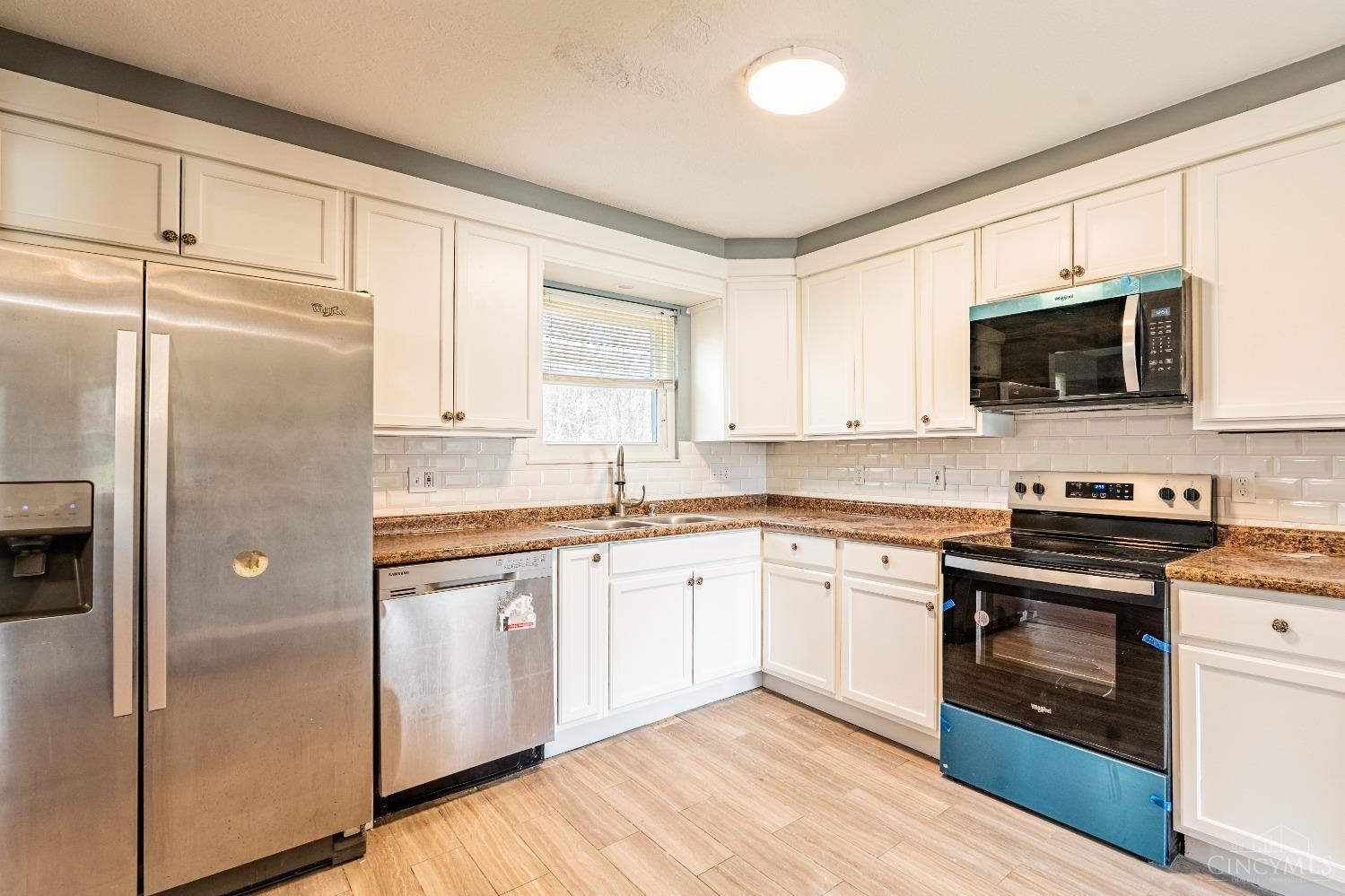 8715 Sarahs Bend Drive, Colerain Twp, Ohio image 11
