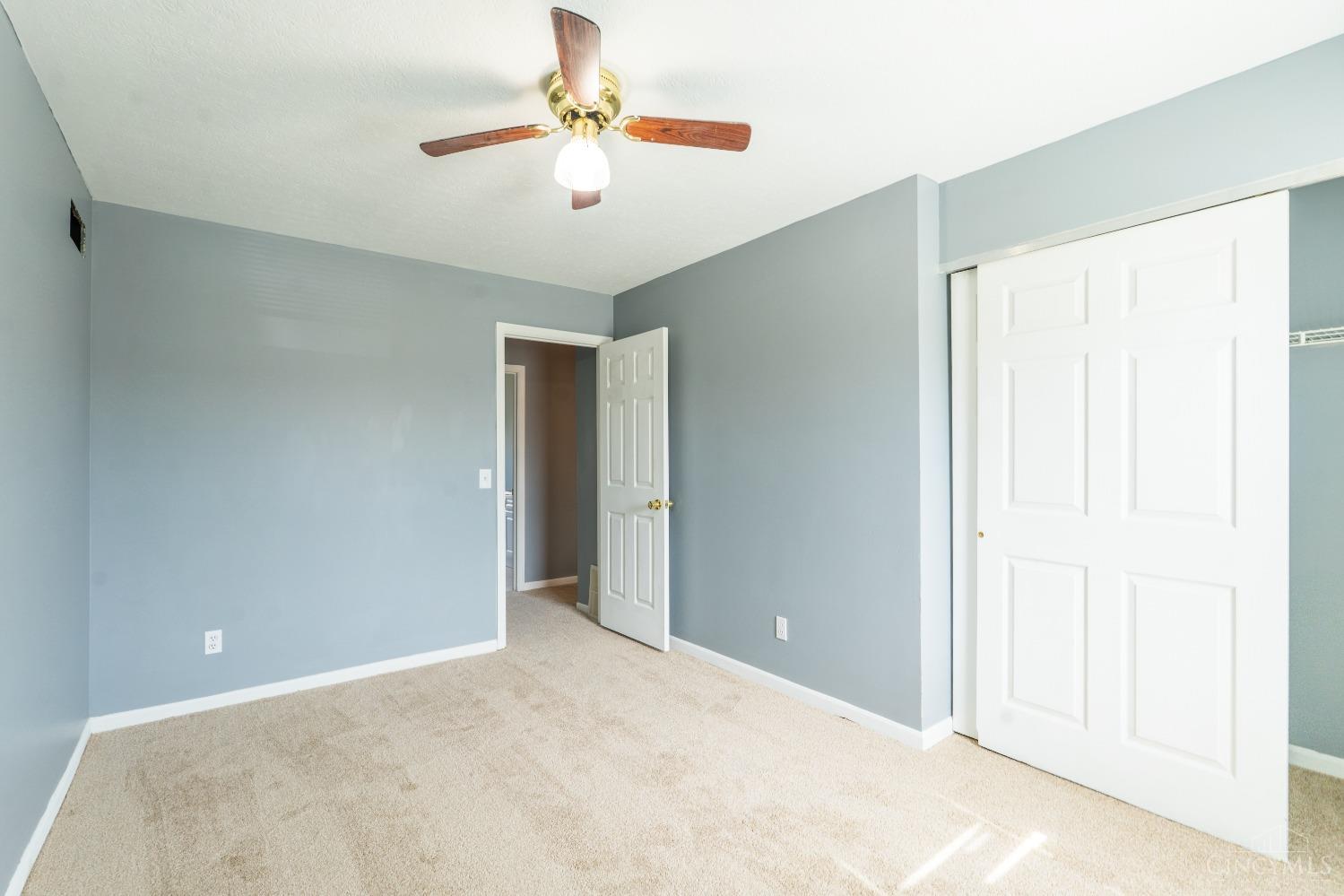 8715 Sarahs Bend Drive, Colerain Twp, Ohio image 24