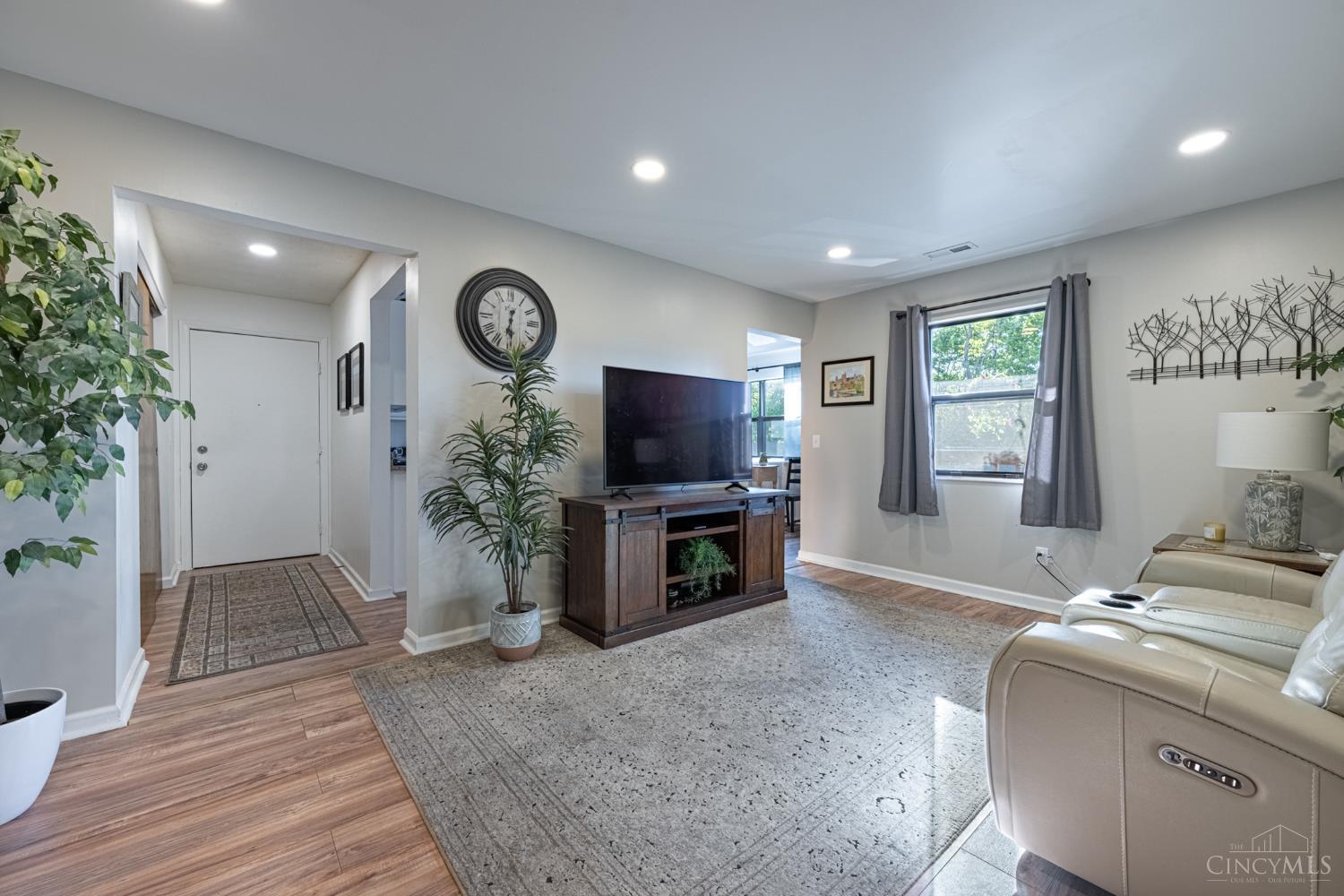 3163 Roesch Boulevard 6