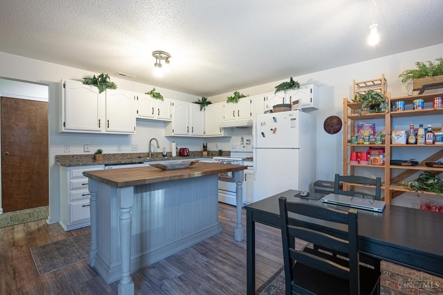 3163 Roesch Boulevard 6