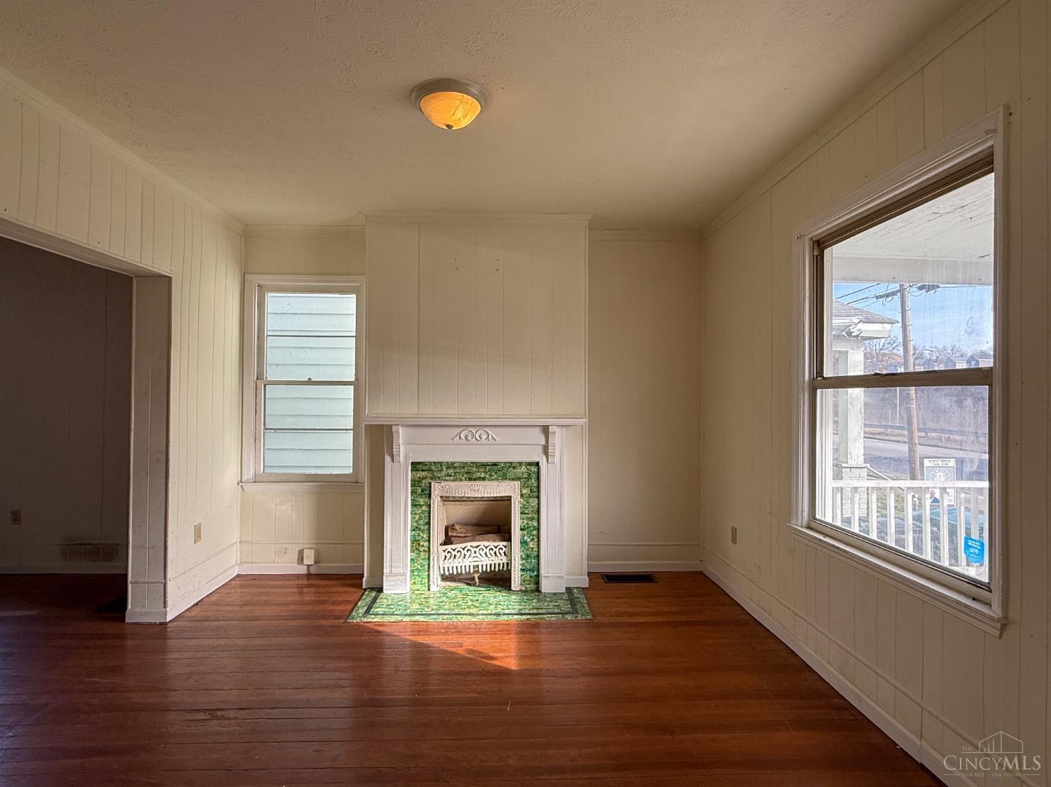 1606 Brewster Avenue