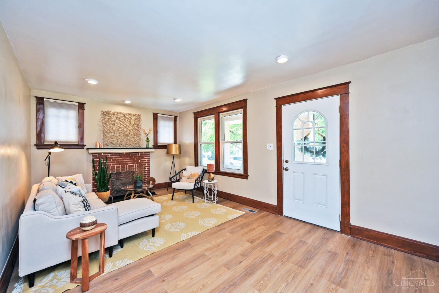 3417 Algona Place