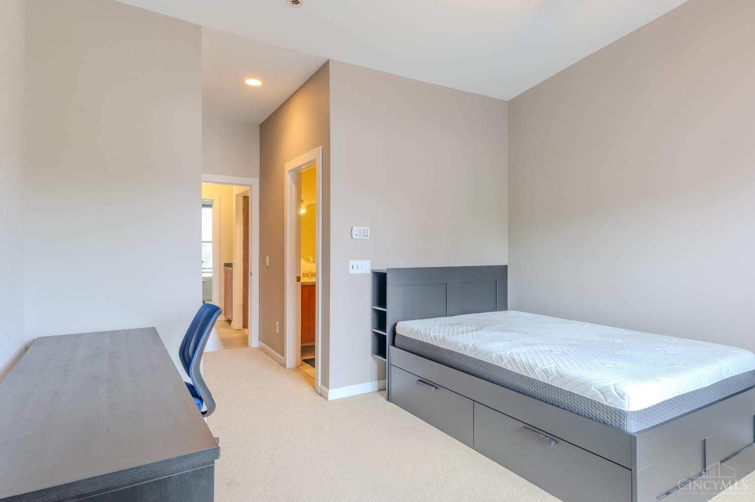 2626 Jefferson Avenue, Cincinnati, Ohio image 26