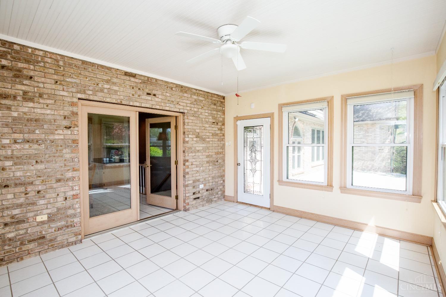 4980 Pebblevalley Drive, Colerain Twp, Ohio image 24