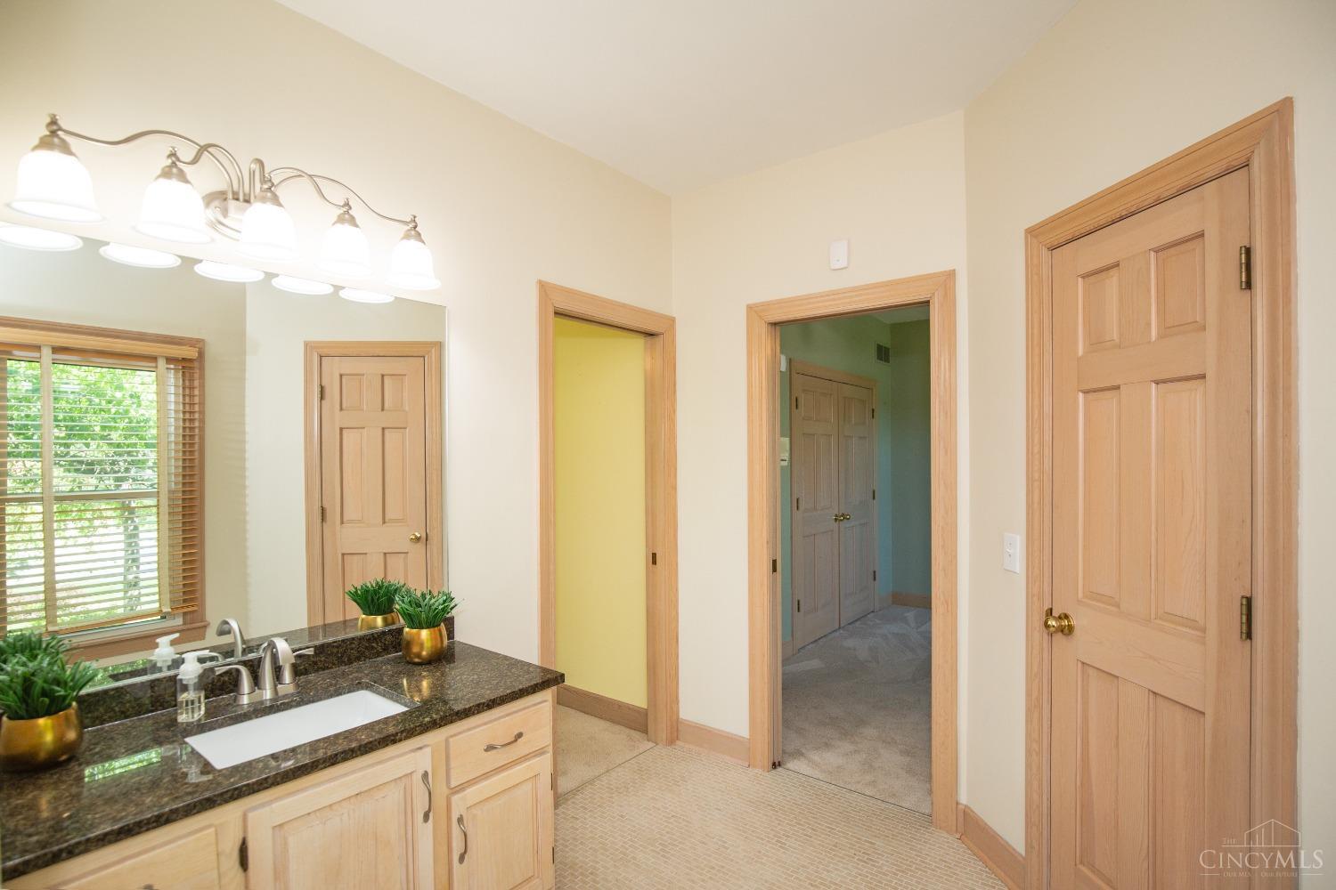 4980 Pebblevalley Drive, Colerain Twp, Ohio image 33