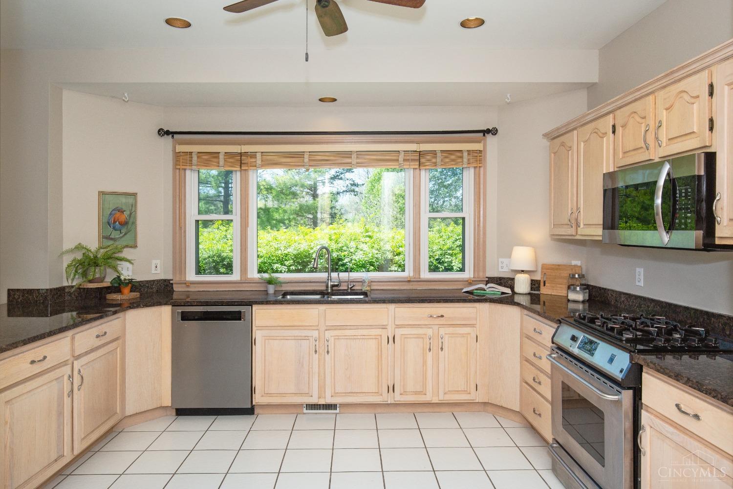 4980 Pebblevalley Drive, Colerain Twp, Ohio image 15