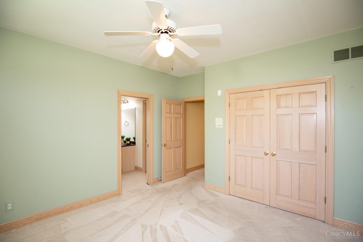 4980 Pebblevalley Drive, Colerain Twp, Ohio image 34