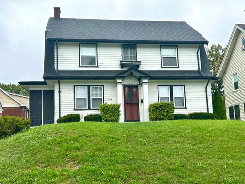 Photo of 3935 Warwick Avenue, Cincinnati, OH 45229 (MLS # 1857866)