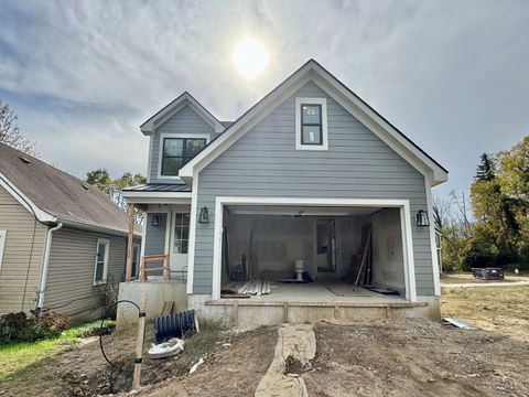 Photo of 7411 Elm Street, Columbia Township, OH 45227 (MLS # 1860246)