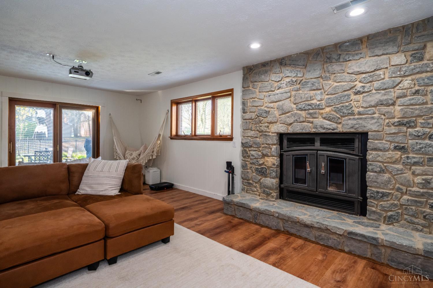 2550 Chess Wood Point