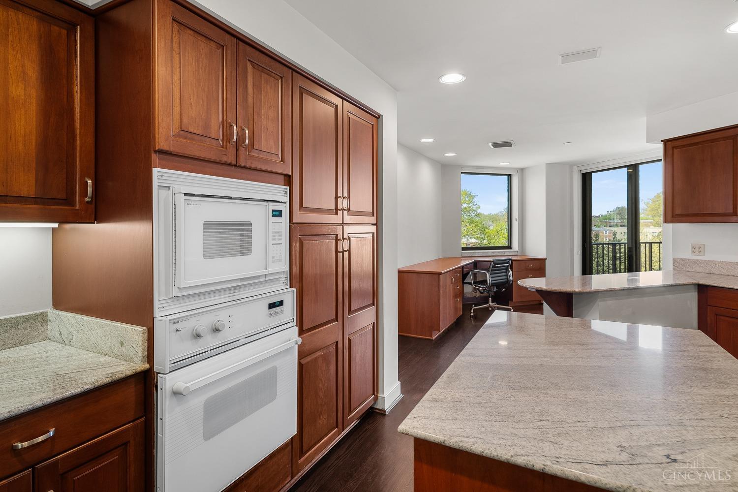 1201 Edgecliff Place #1053, Cincinnati, Ohio image 17