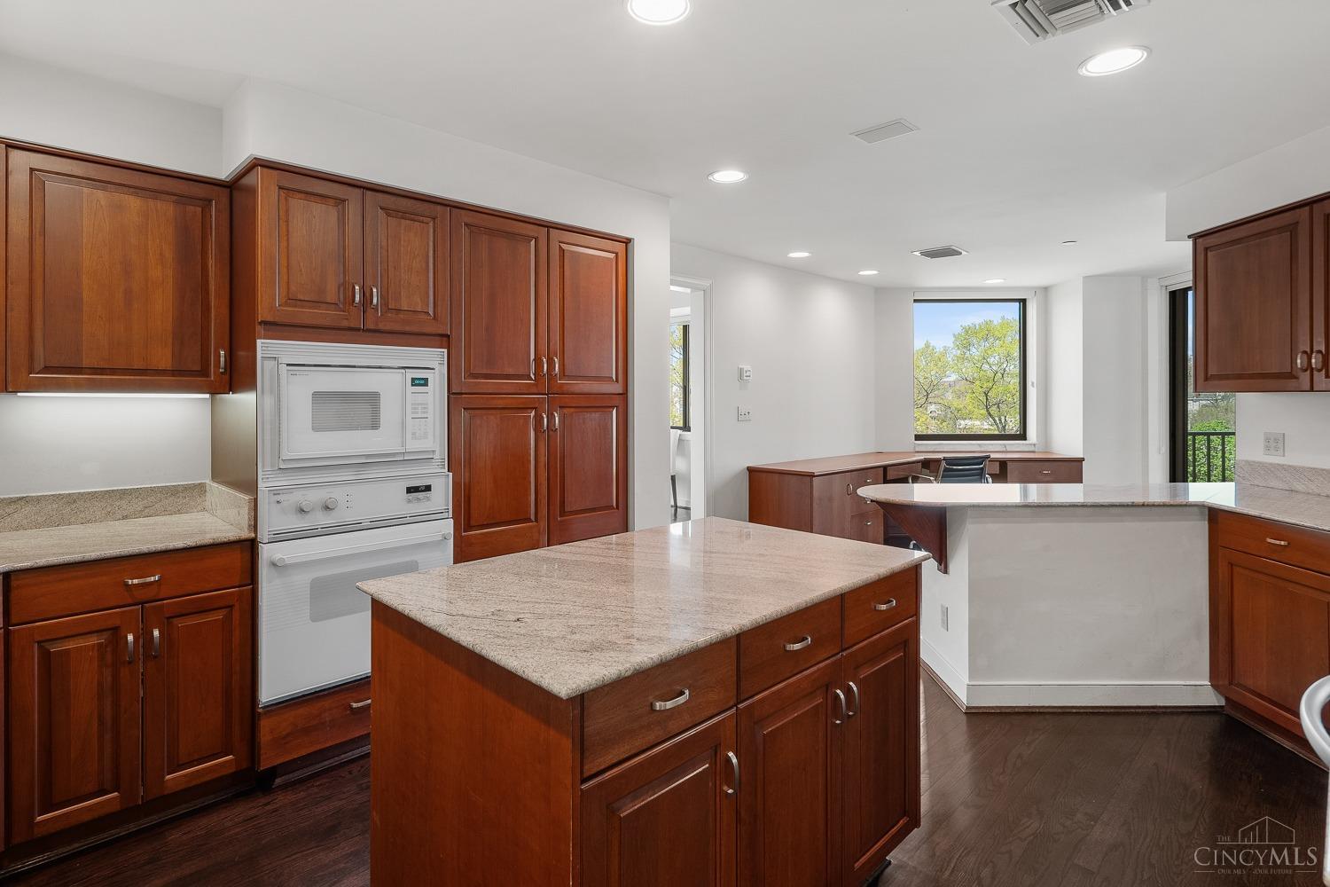 1201 Edgecliff Place #1053, Cincinnati, Ohio image 14