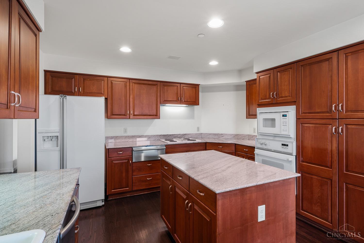 1201 Edgecliff Place #1053, Cincinnati, Ohio image 15