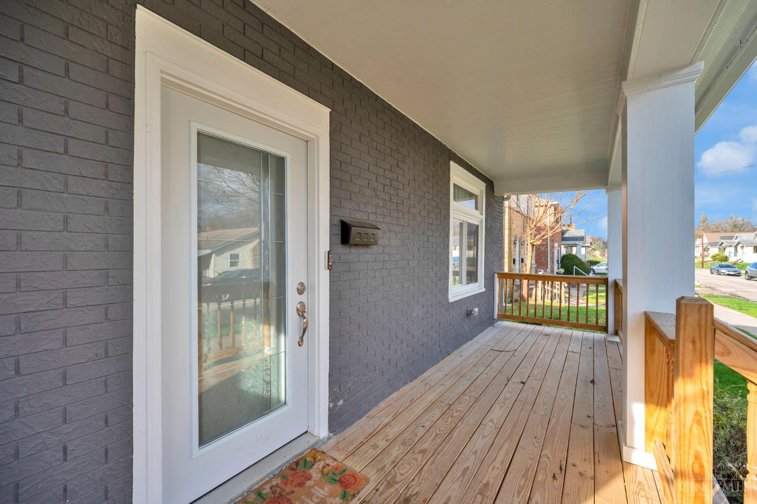 1805 De Armand Avenue