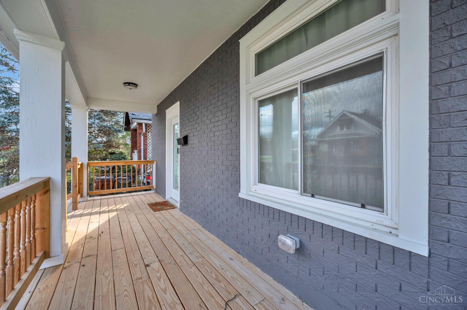 1805 De Armand Avenue