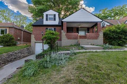 Photo of 6429 Aspen Way, Cincinnati, OH 45224 (MLS # 1893000)